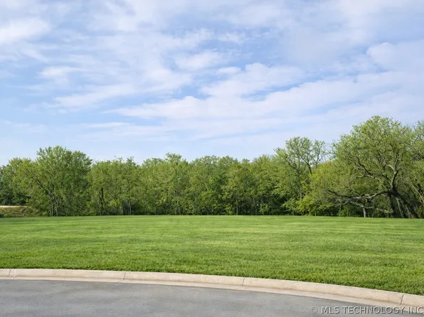 4214 W 111th Ct, Jenks, OK 74037