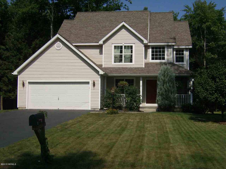 1st image of 8 Maya Dr