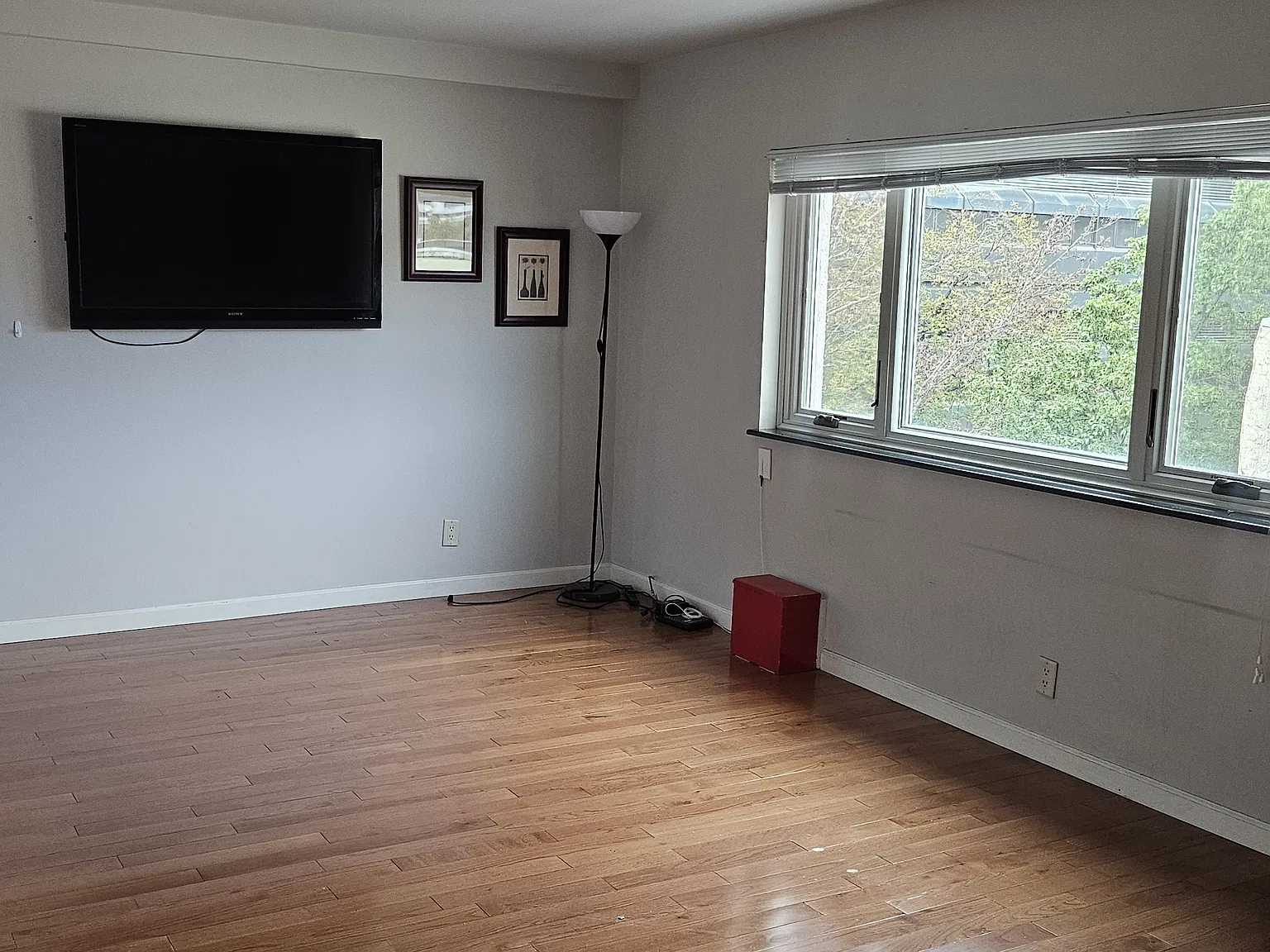 2 bed, 750 sqft, $2,750 — Photo 2