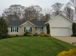 3711 Durham Rd, Barberton, OH 44203