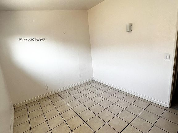 4th image of 13820 Fairgrove Ave