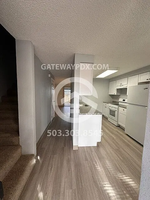 2565 SE Courtney Ave — Photo 4