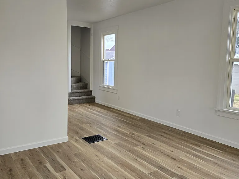1227 Tremont Ave SW — Photo 7