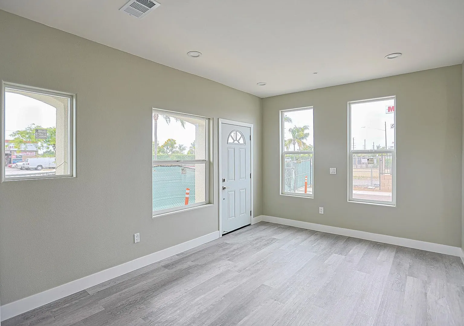17 Brand-New Modern Townhomes in Stanton for Lease! — Photo 3