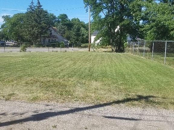 5th image of 533 Lincoln Way W