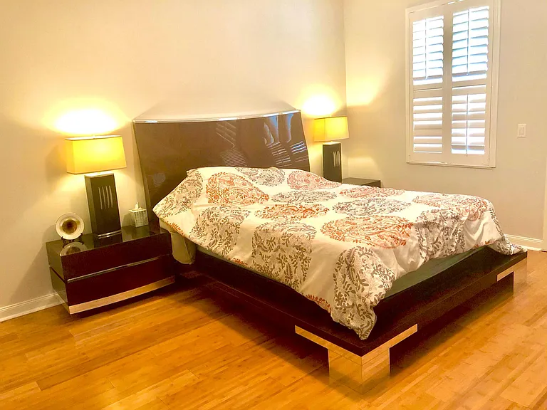 7733 Bergamo Ave — Photo 9