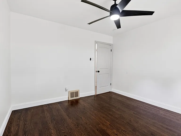 8033 Busiek Ave — Photo 16