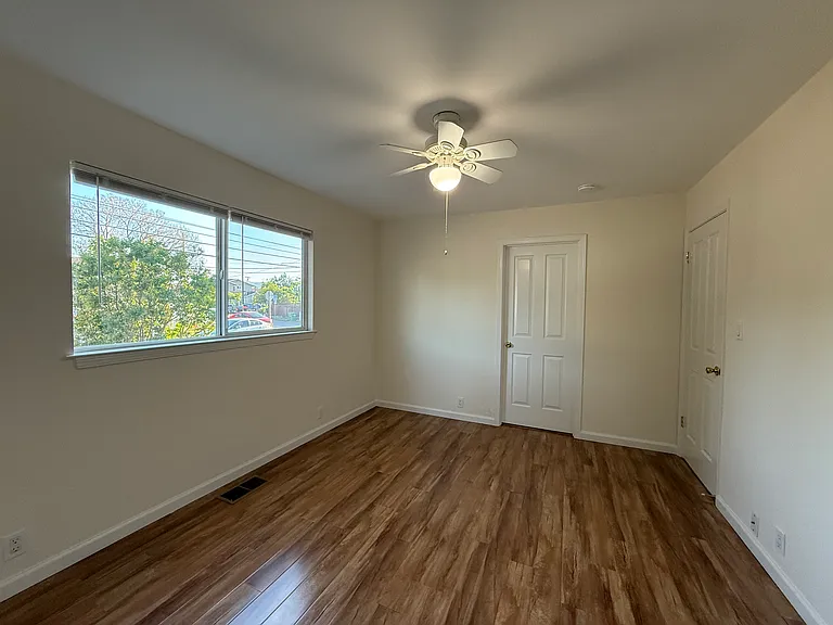 102 Brooklyn Ave — Photo 20