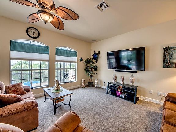 5th image of 912 NW 31st Ave
