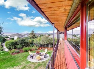 6747 37th Ave SW, Seattle, WA 98126