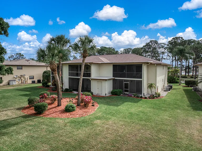 3833 Edgewater Dr — Photo 40