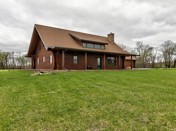 2023 Woody Ct, Prole, IA 50229