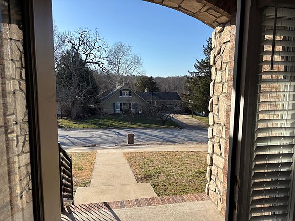 4th image of 1516 S Essex Road