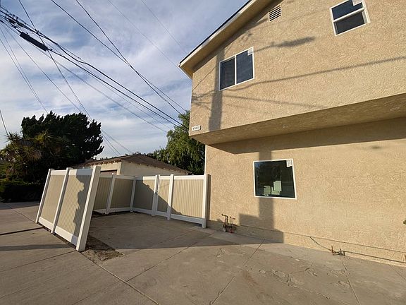 3rd image of 4901 Denny Ave