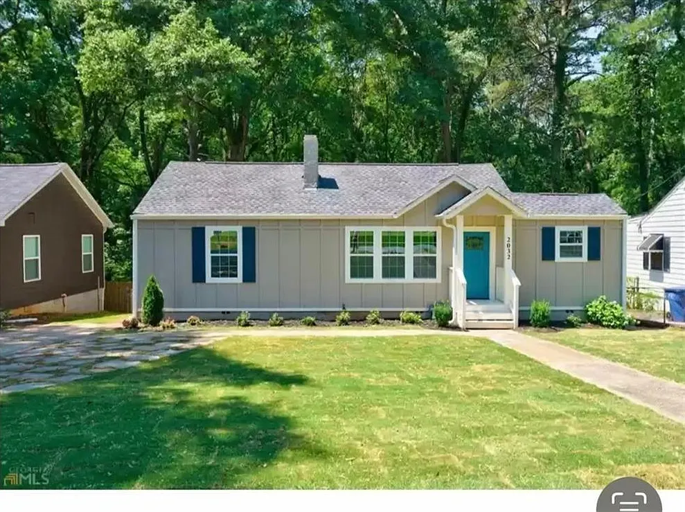 3 bed, 2.0 bath, 1247 sqft, $2,100 — Photo 2