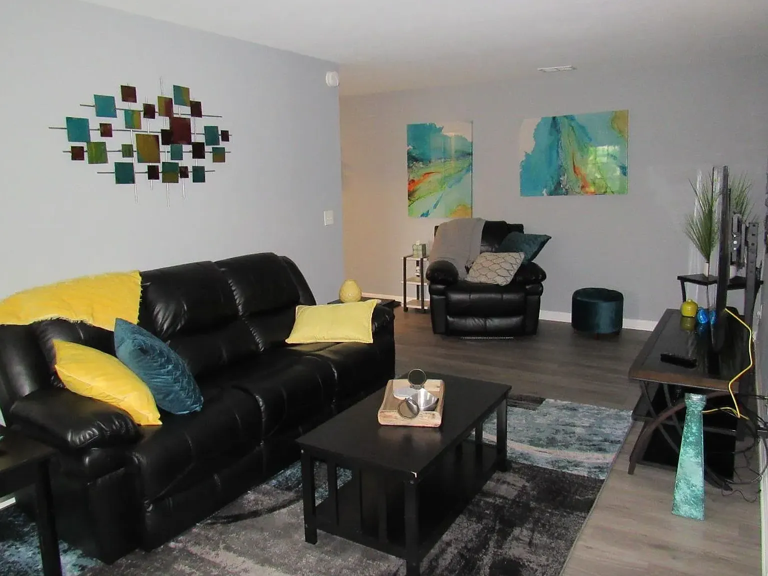 2 bed, 1054 sqft, $1,600 — Photo 4