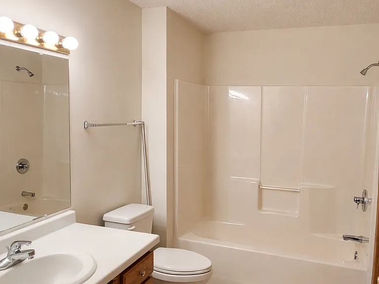 913 Richland Ave SW — Photo 12