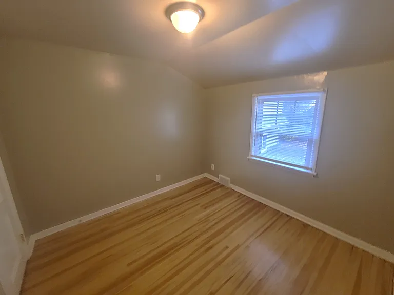 1600 Monroe Ave — Photo 9