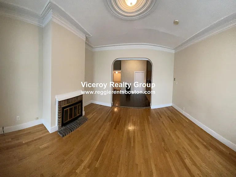 381 Dorchester St #1AV — Photo 1
