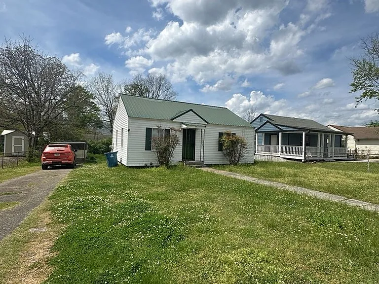 505 Flegal Ave — Photo 1