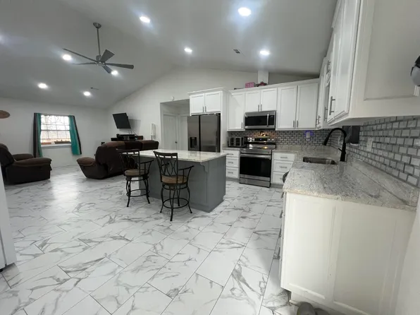 301 N Myrtle Street, Pierce City, MO 65723