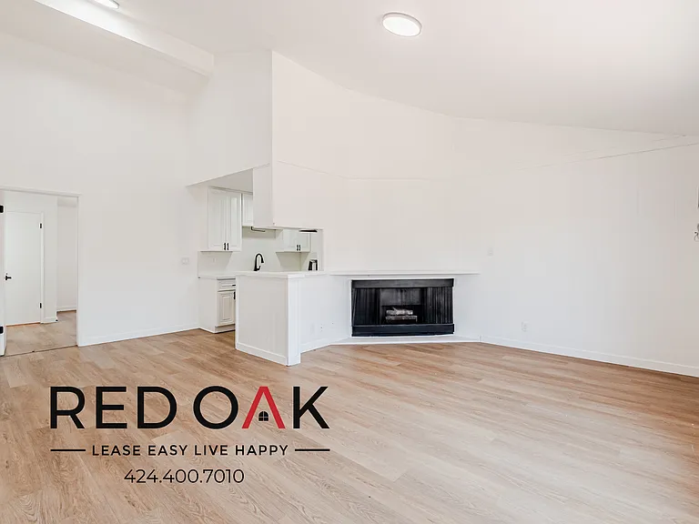11051 Barnwall St #11 — Photo 4