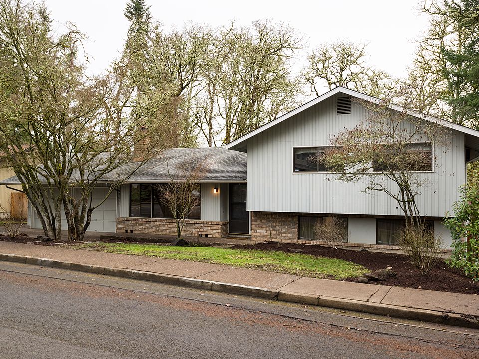 3695 Wilshire Ln