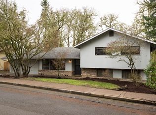 3695 Wilshire Ln, Eugene, OR 97405