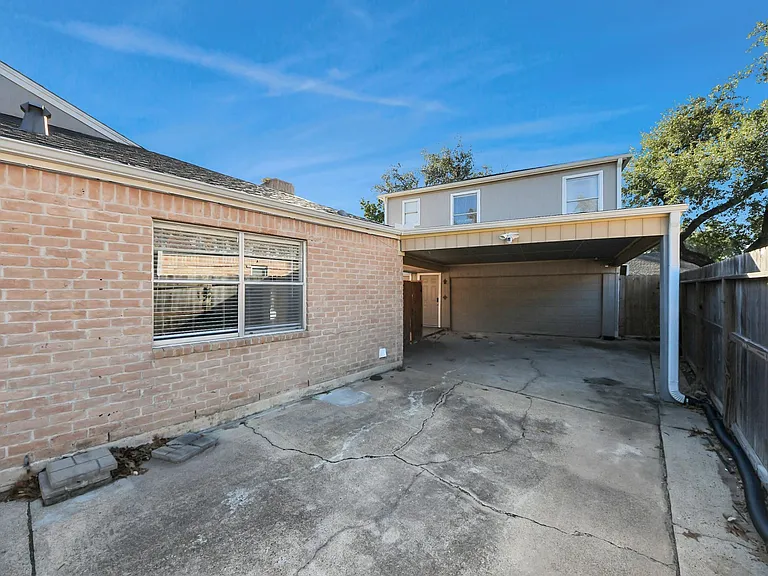 15715 Creekhaven Dr — Photo 38