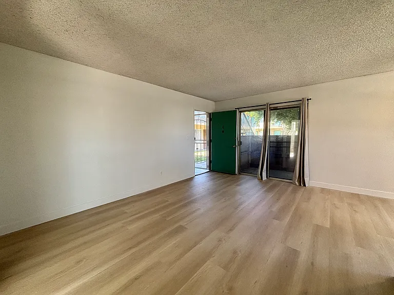 1808 Spreckels Ln #1 — Photo 5