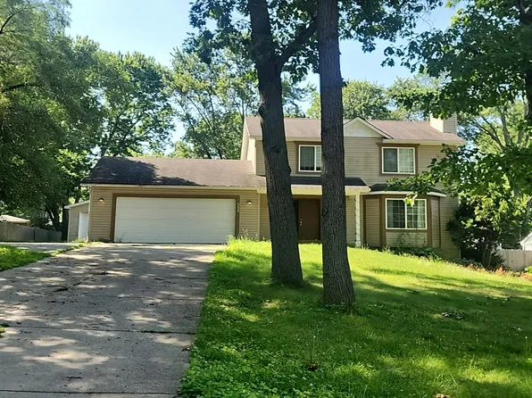 535 Woodruff Lake Rd, Highland, MI 48357