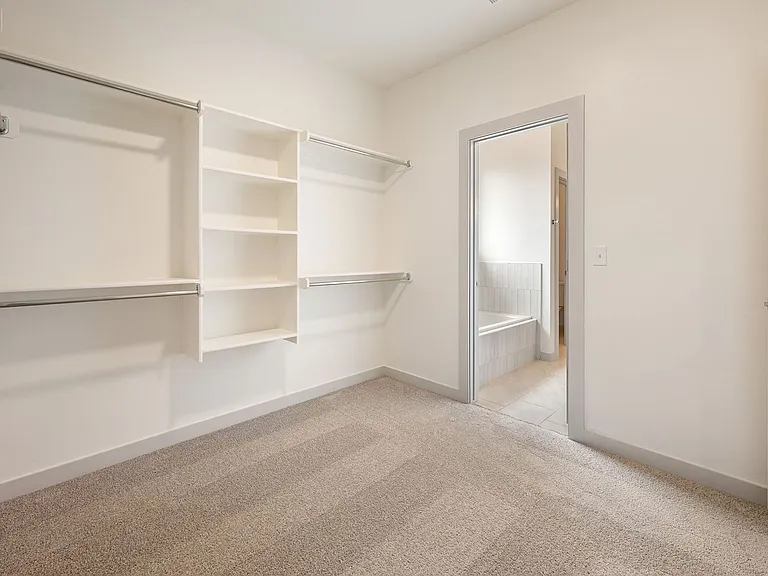 4909 Misty Wood Ln — Photo 46