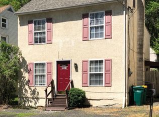 1024 Manatawny St, Pottstown, PA 19464