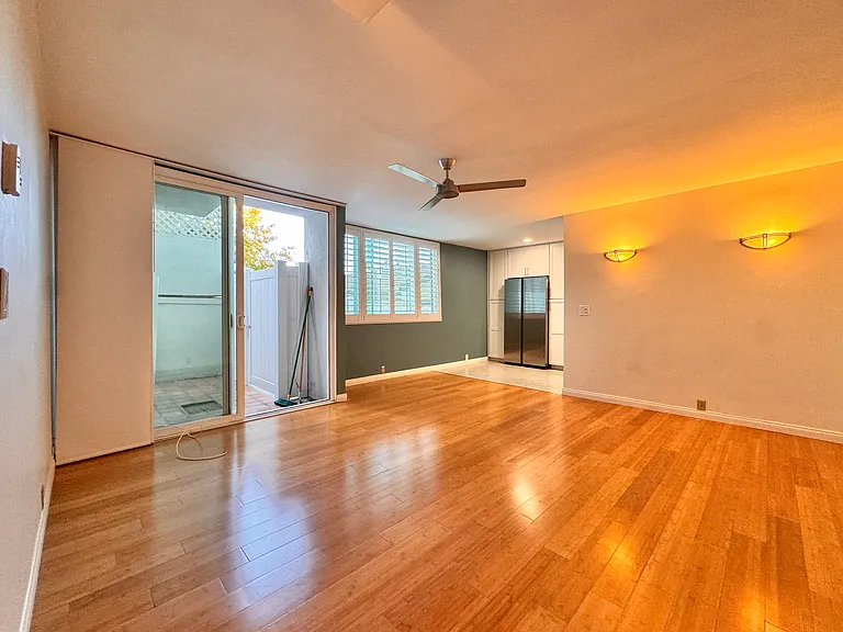 1907 Robinson Ave #106 — Photo 6