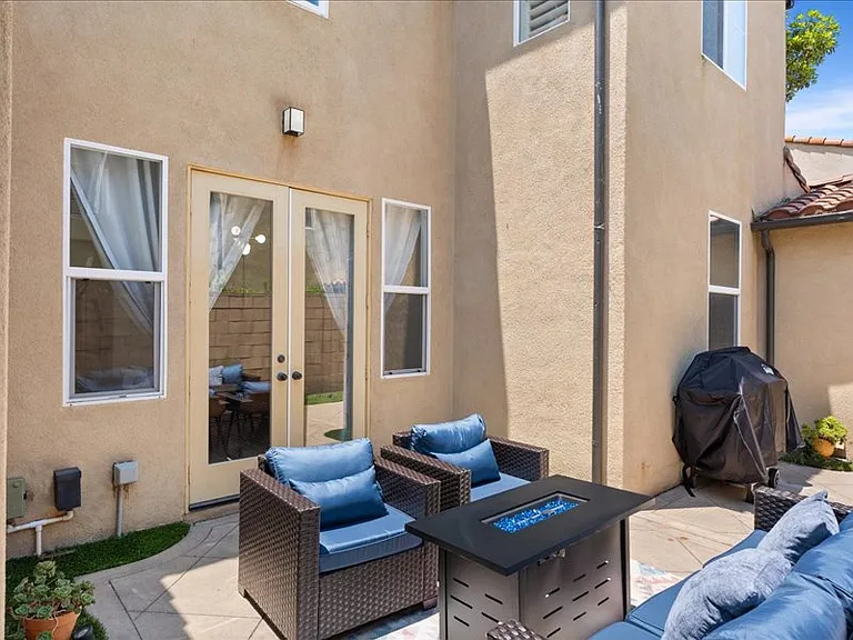 121 Alhambra — Photo 24