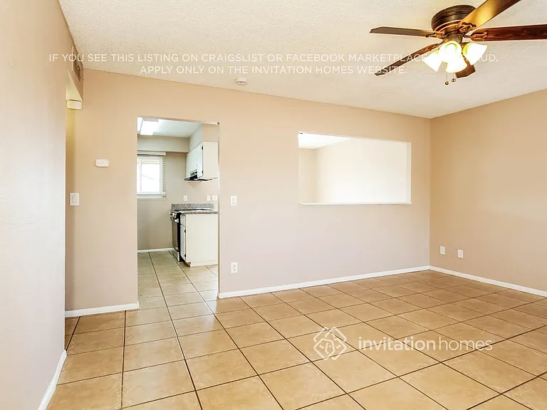 11605 N 58th Ave — Photo 3