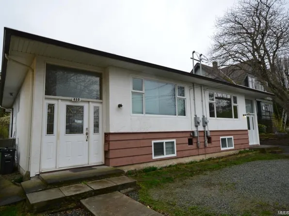 452 Craigflower Rd #450, Victoria, BC V9A 2V8