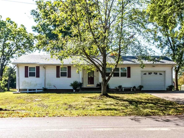 305 Hillcrest Dr, Windsor, MO 65360
