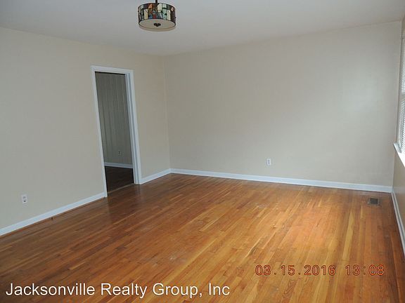 4th image of 402 Cole Dr