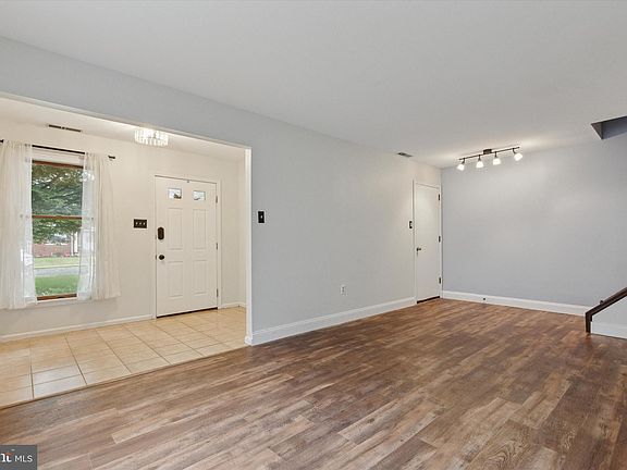 4th image of 25 Highland Ave