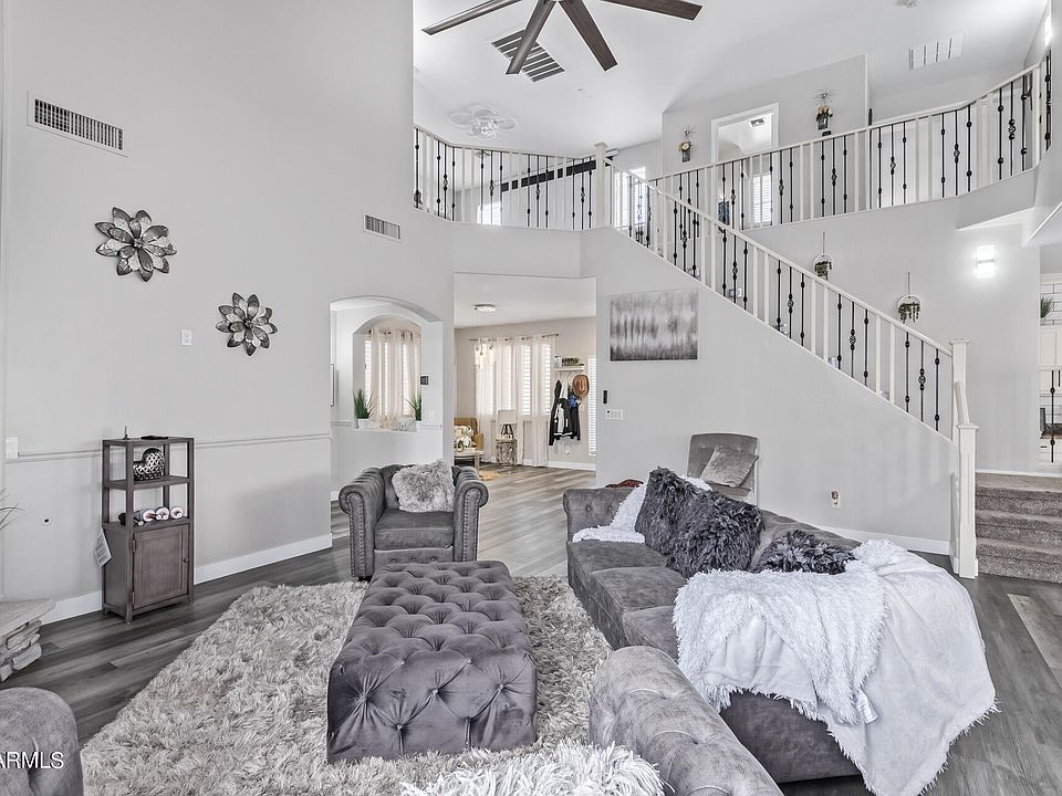 1st image of 941 W DEXTER Way