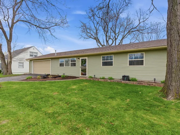 621 Old Forge Rd, Valparaiso, IN 46385