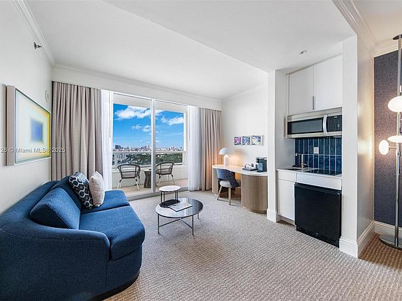 4th image of 4401 Collins Ave #3310