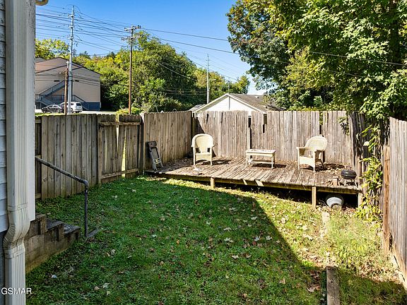 4th image of 616 Park Rd