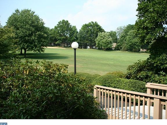 2nd image of 813 Jefferson Way
