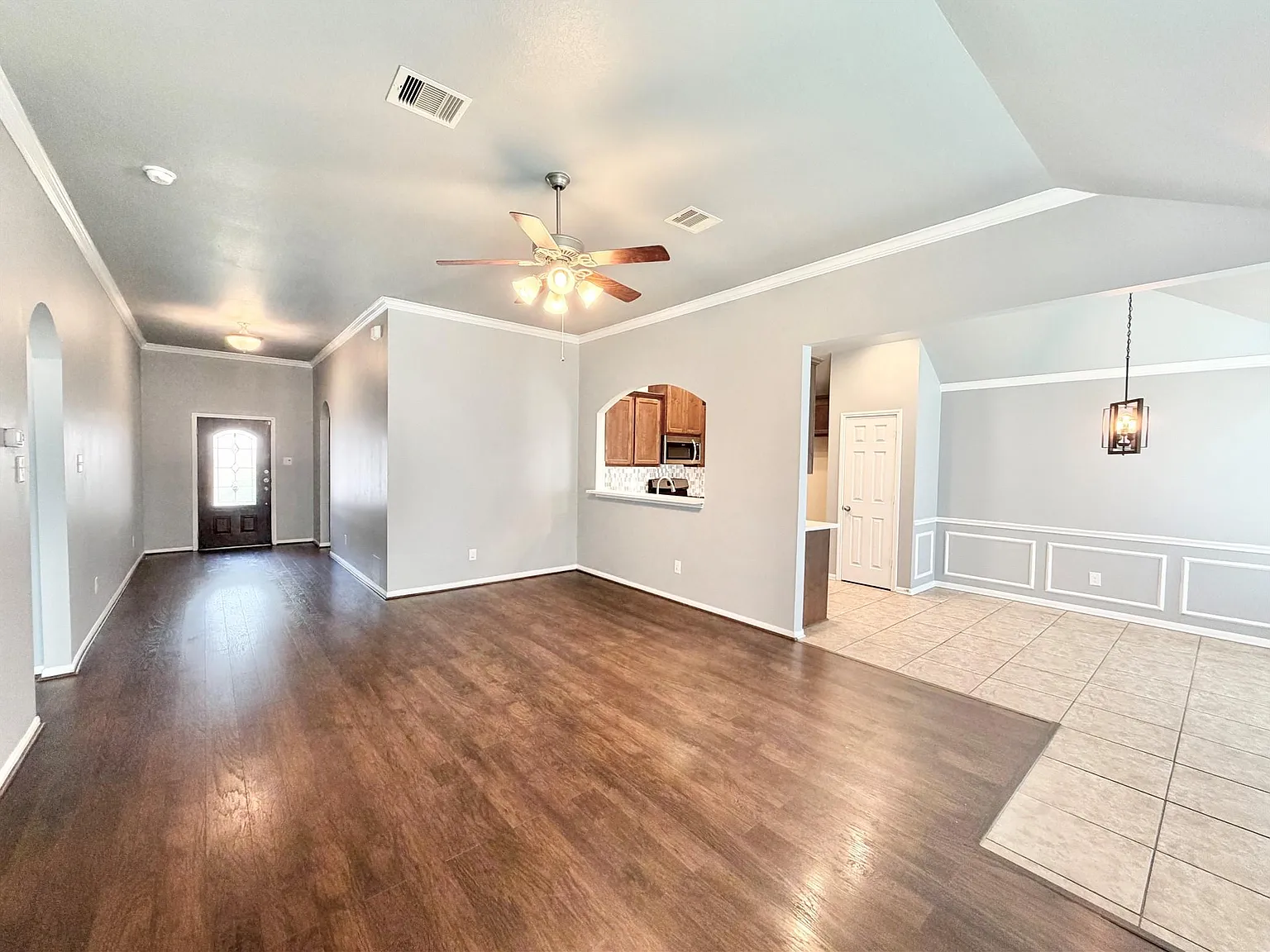 3 bed, 2.0 bath, 1590 sqft, $1,995 — Photo 4