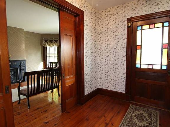4th image of 105 Euclid Ave