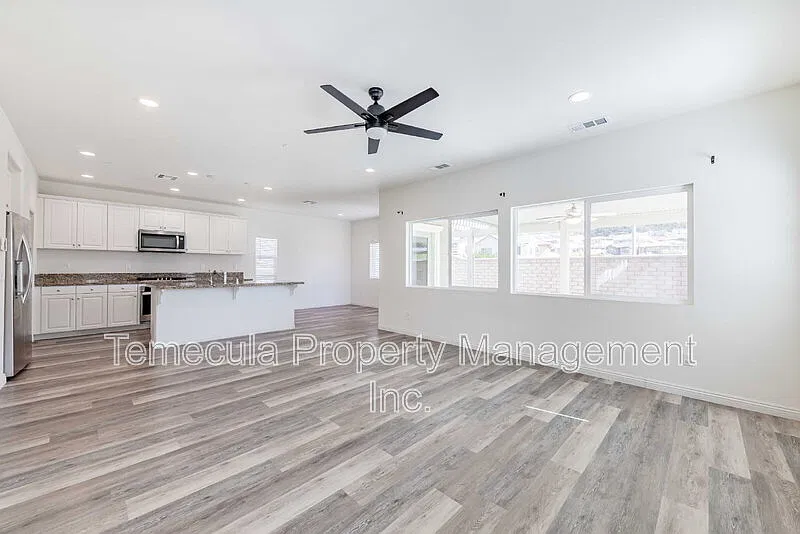 4 bed, 3.0 bath, 2213 sqft, $4,200 — Photo 2