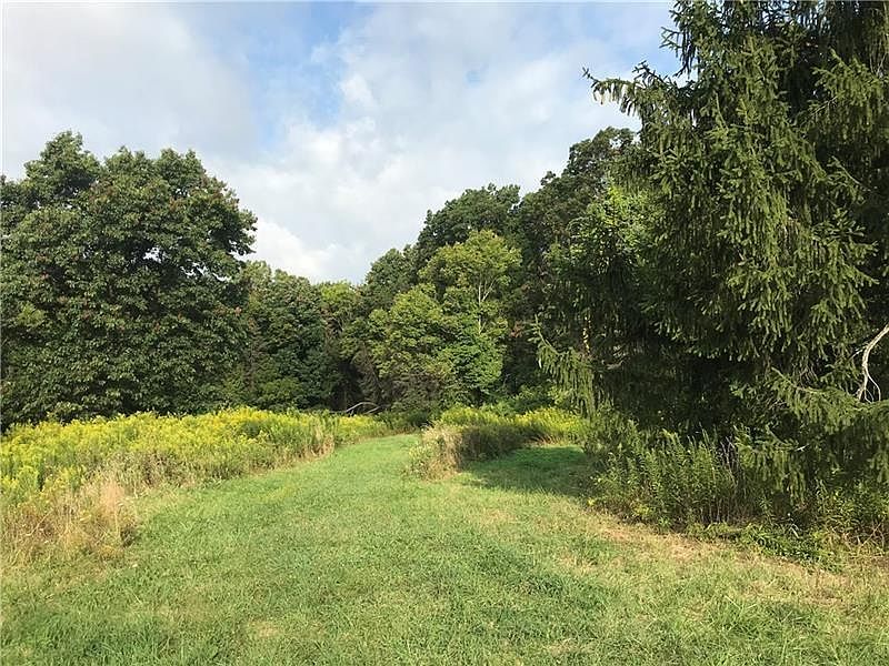 2nd image of 2581 Wexford Bayne Rd