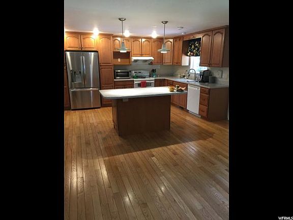 4th image of 1229 E Matthew Ave
